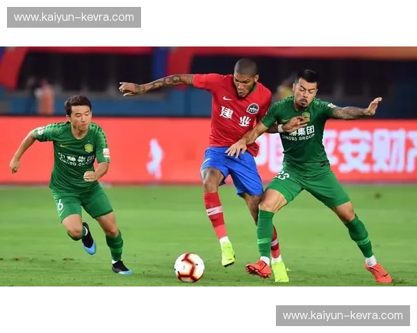 狭路相逢，勇者胜！中国香港vs中国，一场关于荣耀与梦想的足球史诗